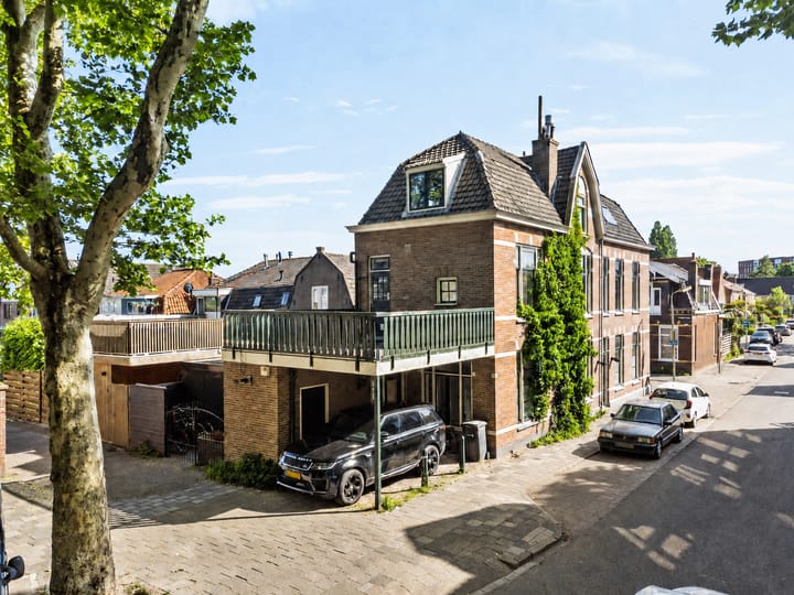 Oranjestraat 2