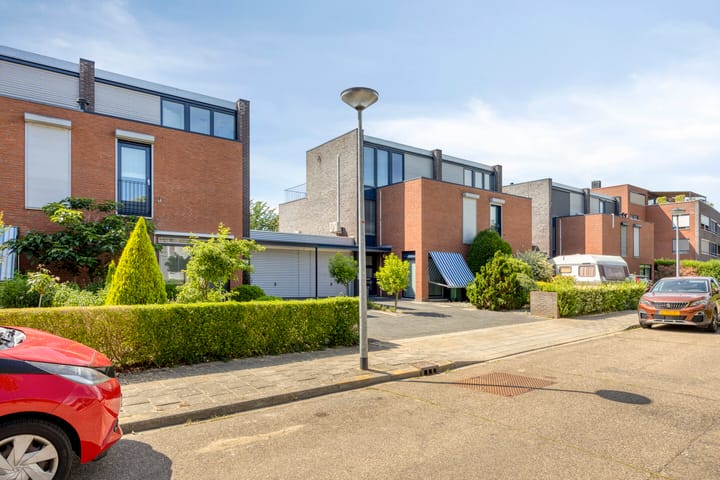 Tussenwoning te koop: Maasvelderweg 20, Maastricht