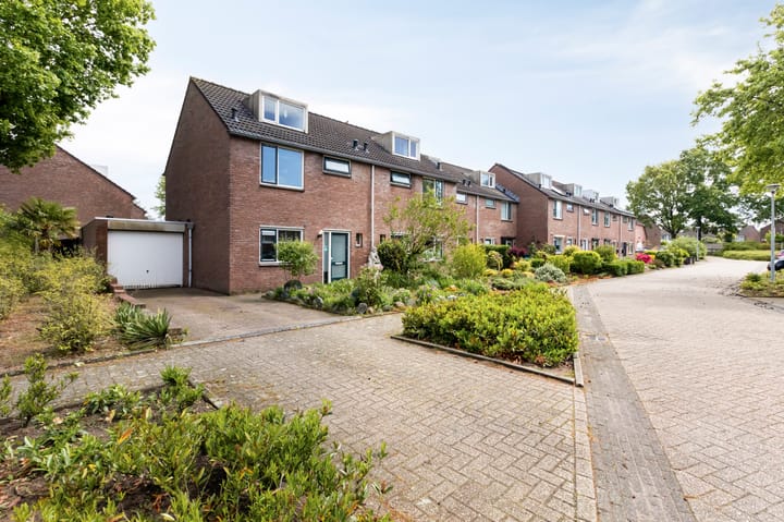 Hoekwoning te koop: Rodingsveen 100, 'S-Heerenberg
