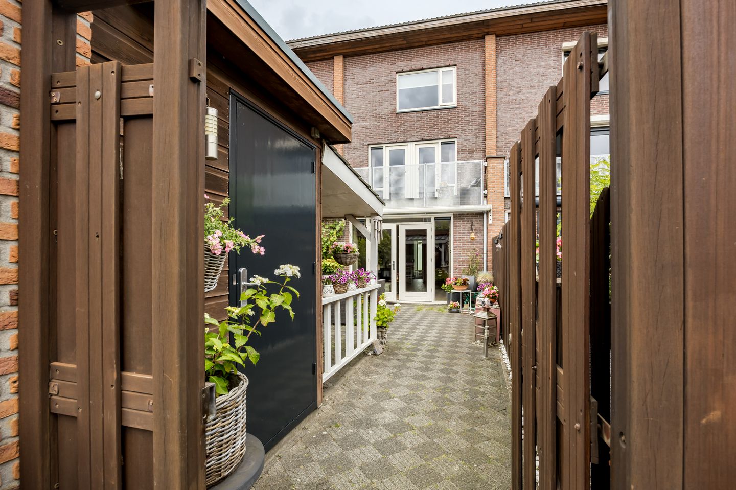 Photo 19 of Zuiderparklaan 36