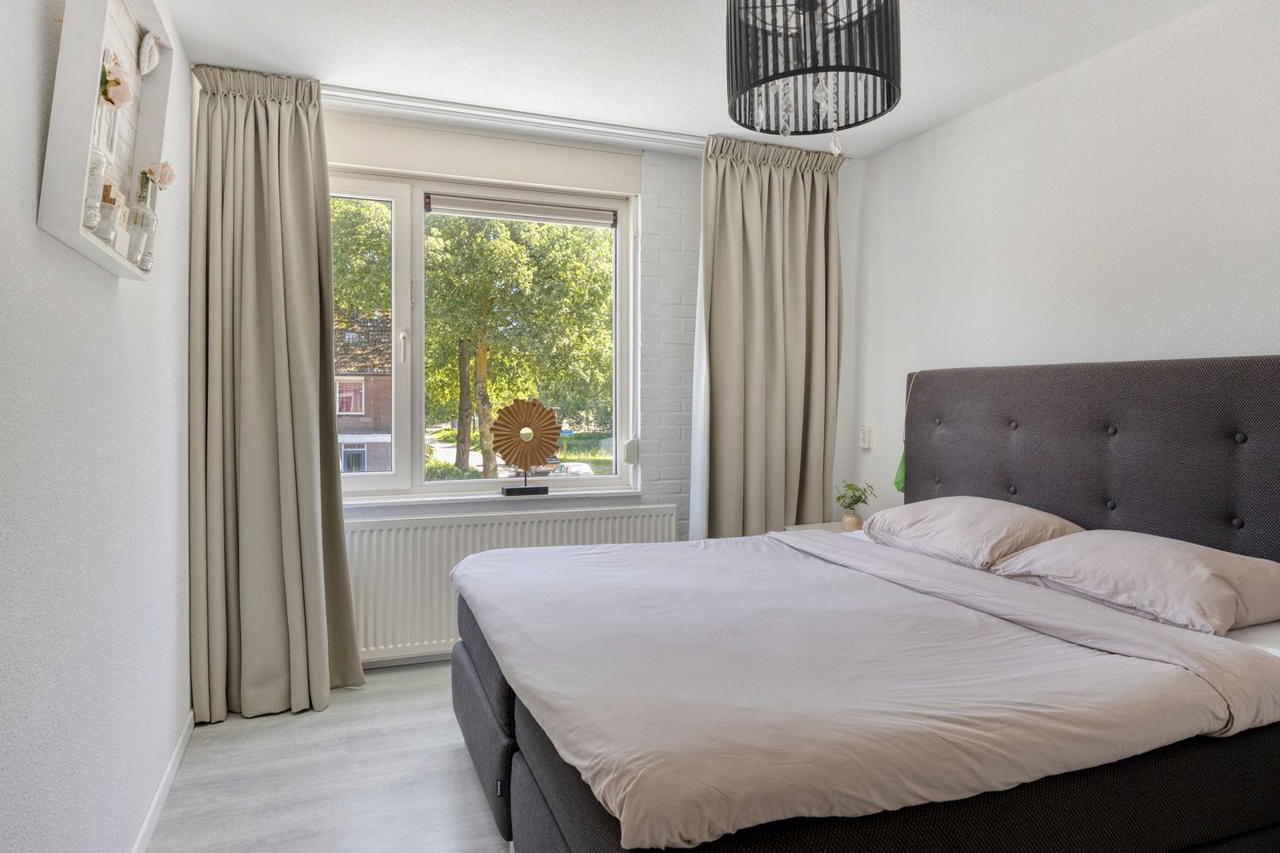 Photo 19 of Arthur van Schendelstraat 27
