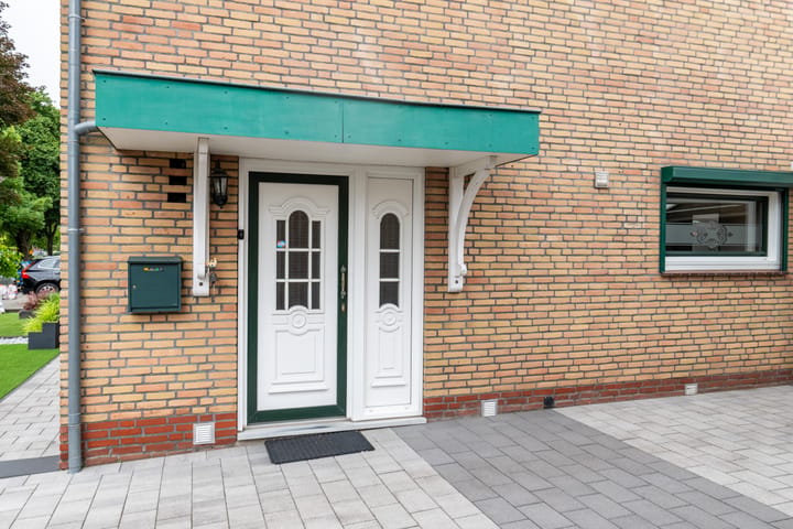 Photo 4 of Warburgstraat 11