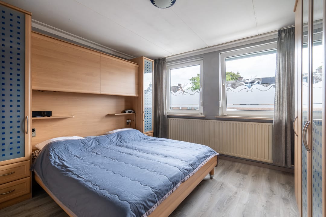 Photo 13 of Warburgstraat 11