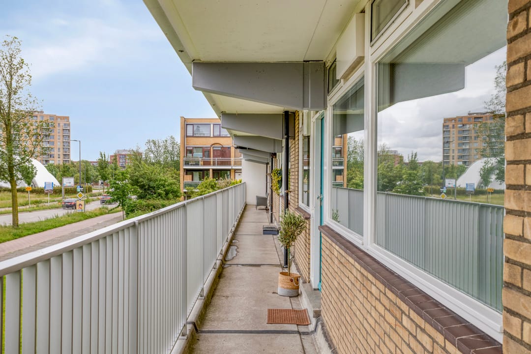 Photo 8 of Zwaluwstraat 44