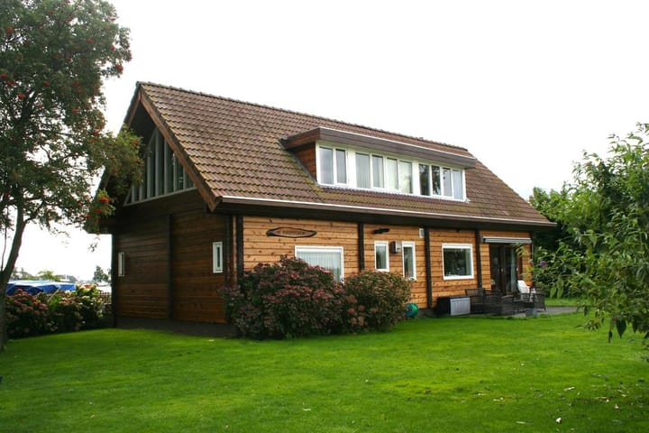 Photo 2 of Veendijk 24