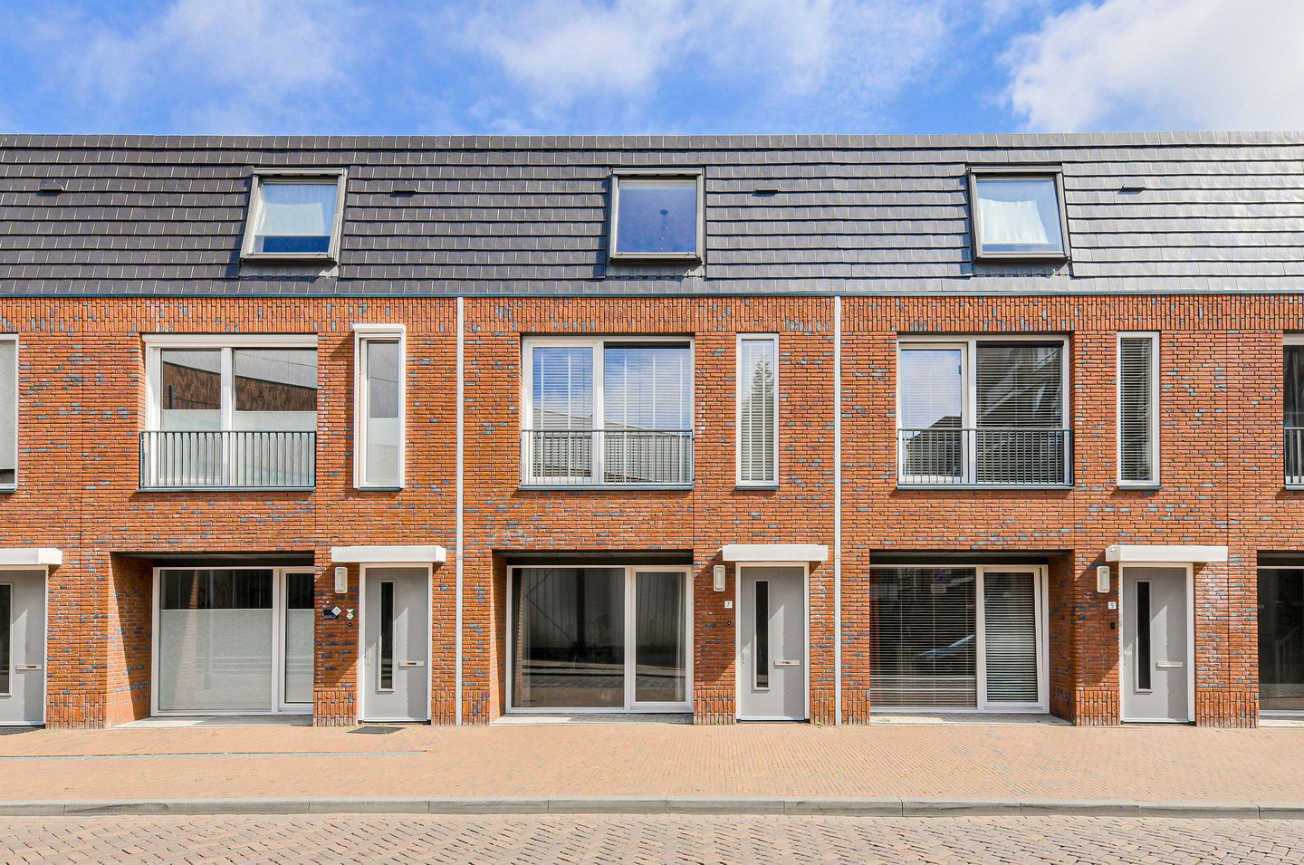 Foto 1 van Valkenstraat 7