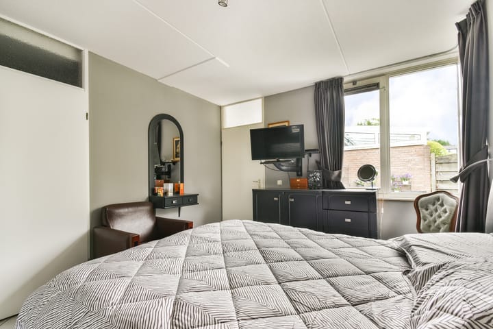 Tussenwoning te koop: Molen 't Hert 24, Rhoon