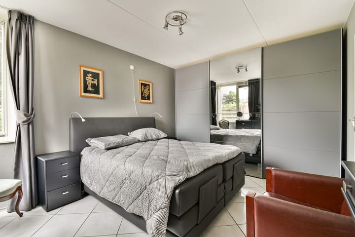 Tussenwoning te koop: Molen 't Hert 24, Rhoon