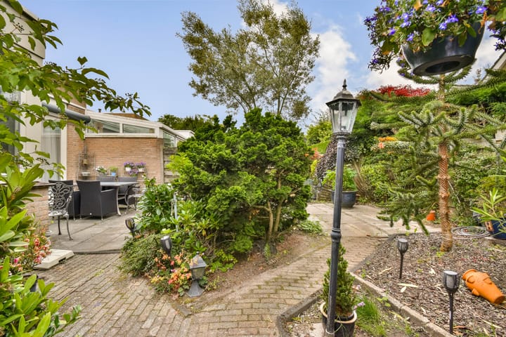 Tussenwoning te koop: Molen 't Hert 24, Rhoon