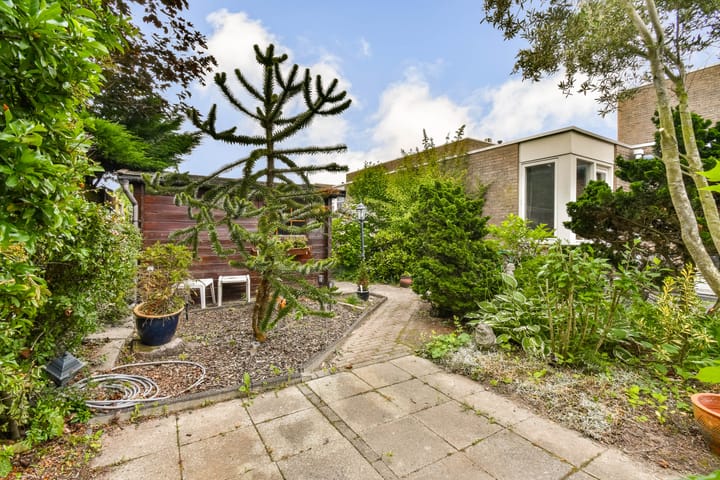 Tussenwoning te koop: Molen 't Hert 24, Rhoon