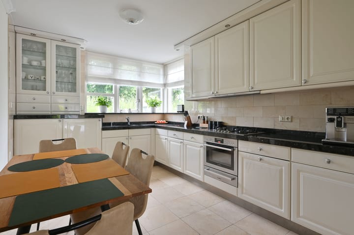 Tussenwoning te koop: Wolvenlaan 38, Hilversum