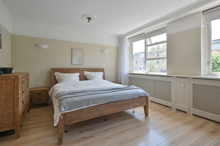Tussenwoning te koop: Wolvenlaan 38, Hilversum
