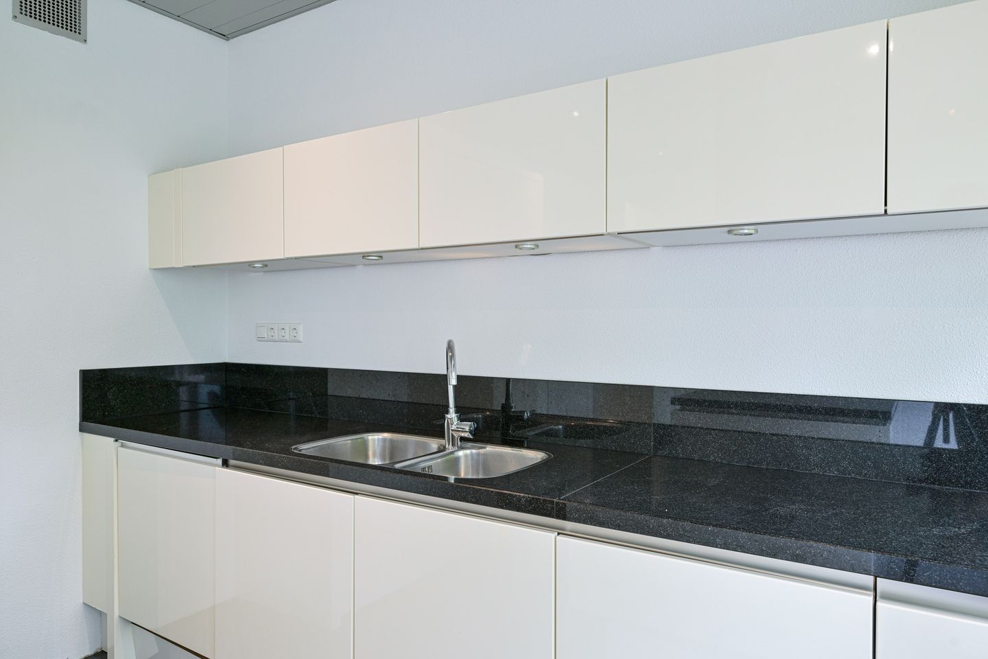 Photo 20 of 's-Lands werf 165