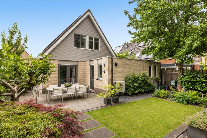 Photo 2 of Ferdinand Bolstraat 22