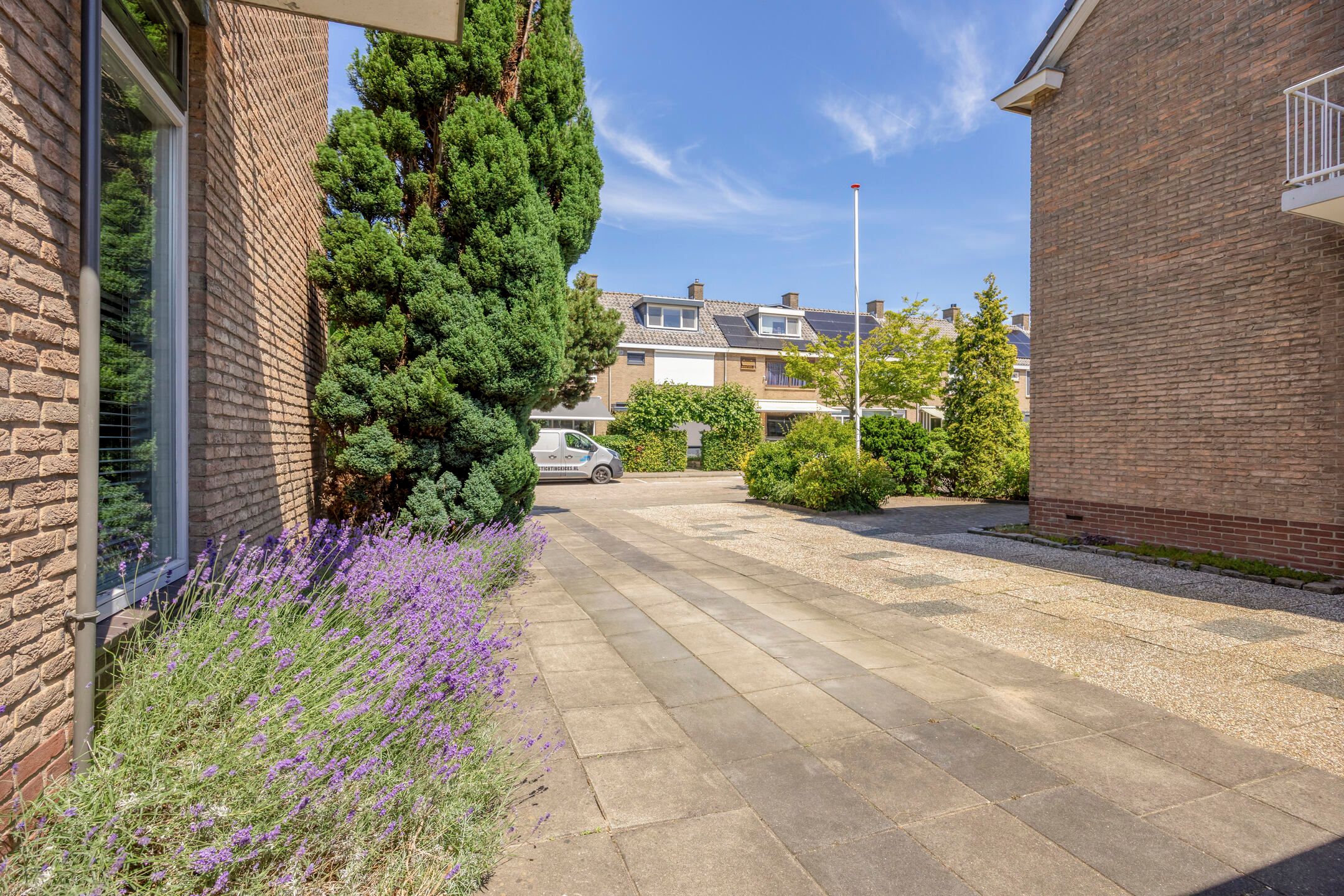 Photo 45 of Bloemenstraat 27