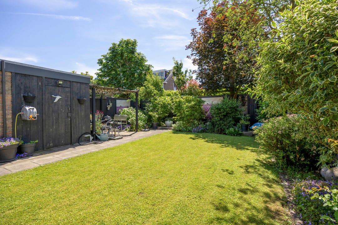 Photo 41 of Bloemenstraat 27