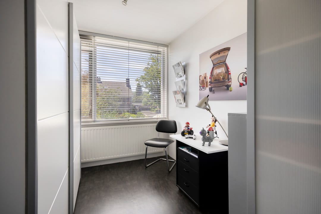 Photo 28 of Bloemenstraat 27