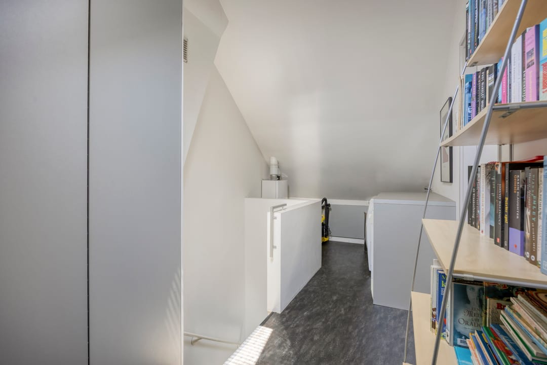 Photo 32 of Bloemenstraat 27