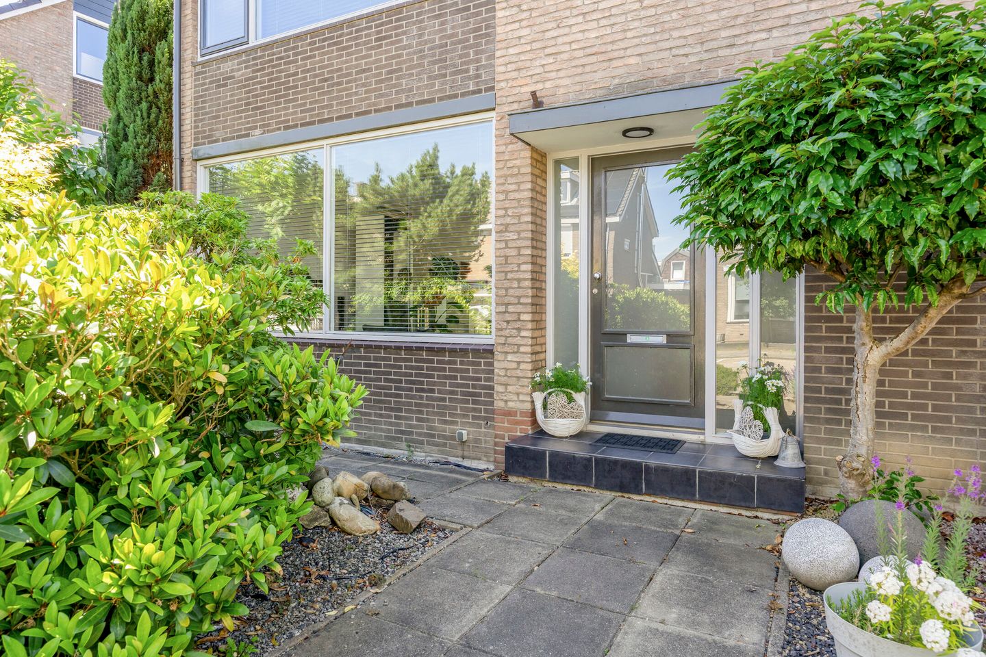 Photo 5 of Bloemenstraat 27