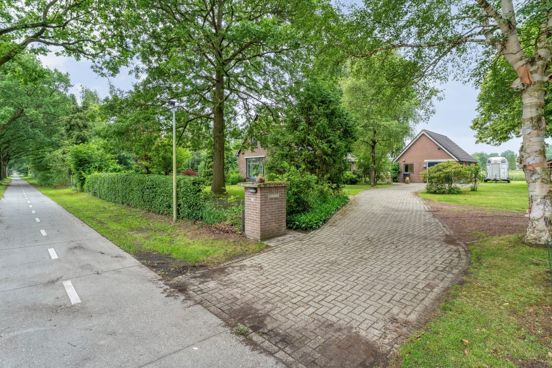 Photo 11 of Rolderstraat 3