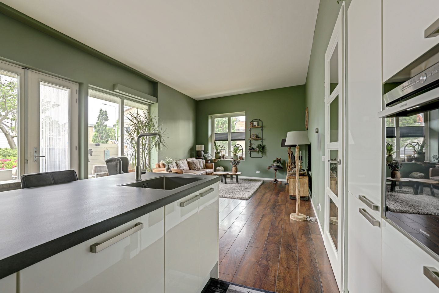 Photo 10 of van den Binckhorststraat 2