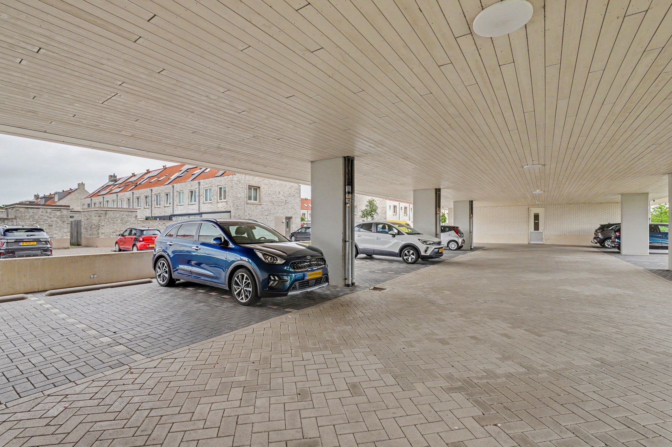 Photo 24 of van den Binckhorststraat 2