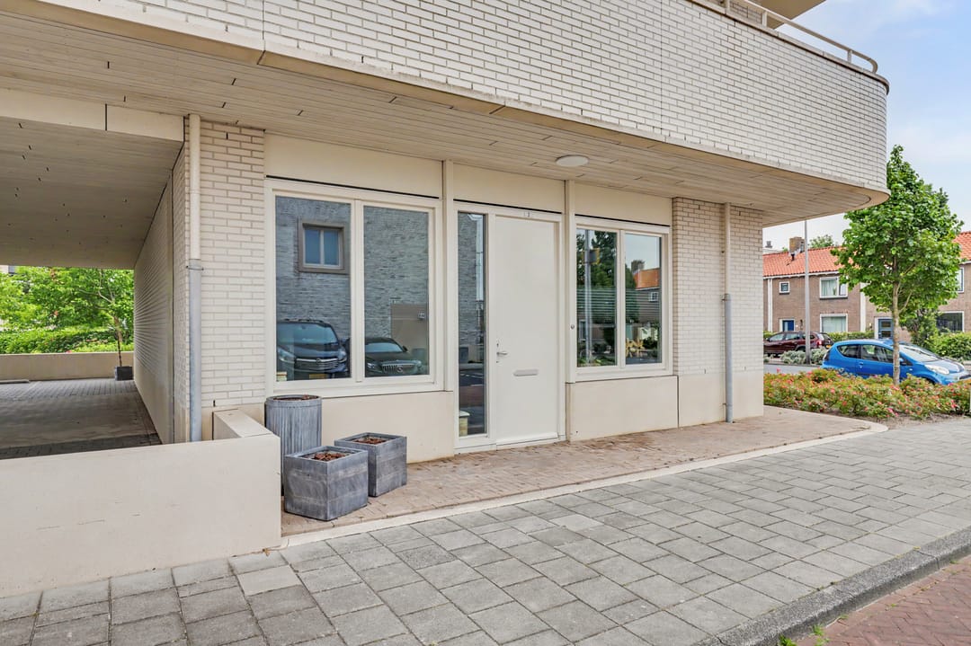 Photo 26 of van den Binckhorststraat 2