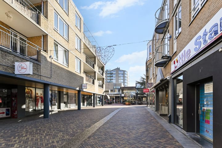 Photo 5 of Promenade 138