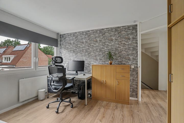 Tussenwoning te koop: De Buizerd 10, Almelo