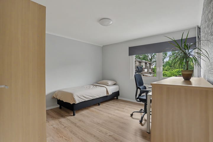 Tussenwoning te koop: De Buizerd 10, Almelo