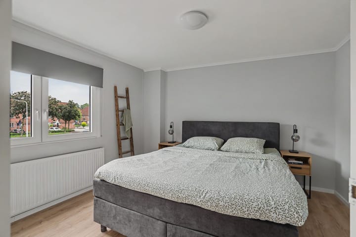 Tussenwoning te koop: De Buizerd 10, Almelo