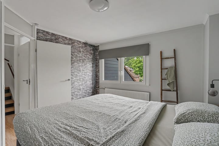 Tussenwoning te koop: De Buizerd 10, Almelo