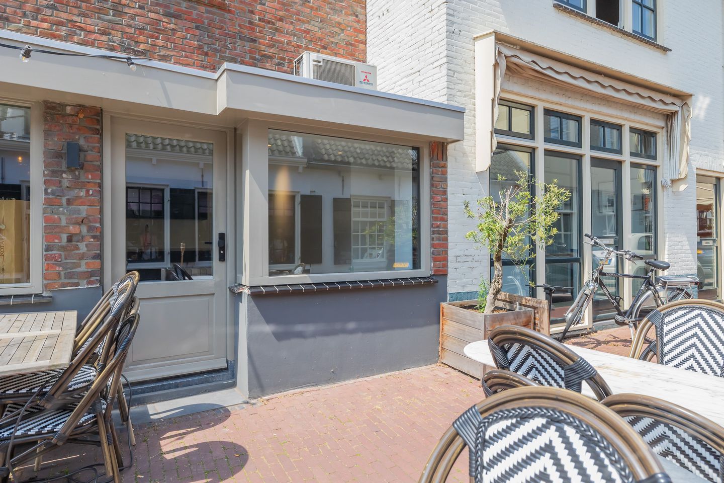 View photo 2 of Dorpsstraat 82