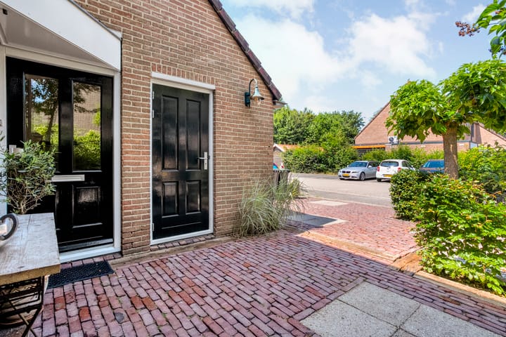Photo 4 of Pinksterbloem 27