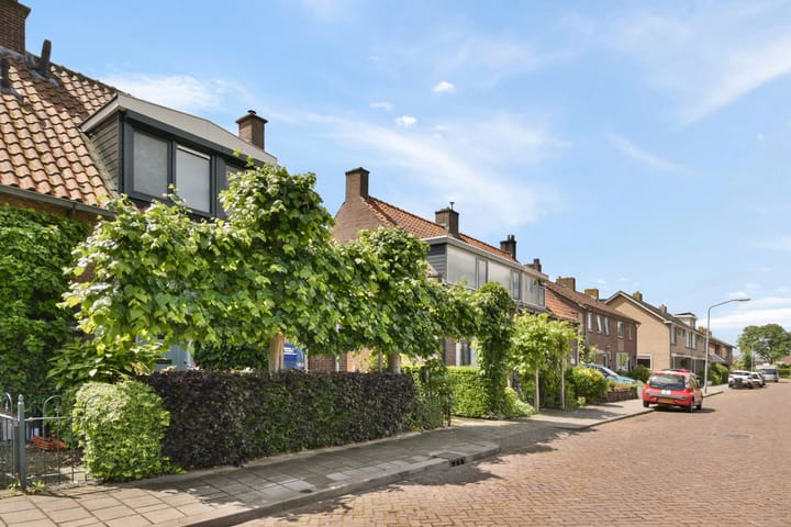 Photo 2 of Wielhovenstraat 8