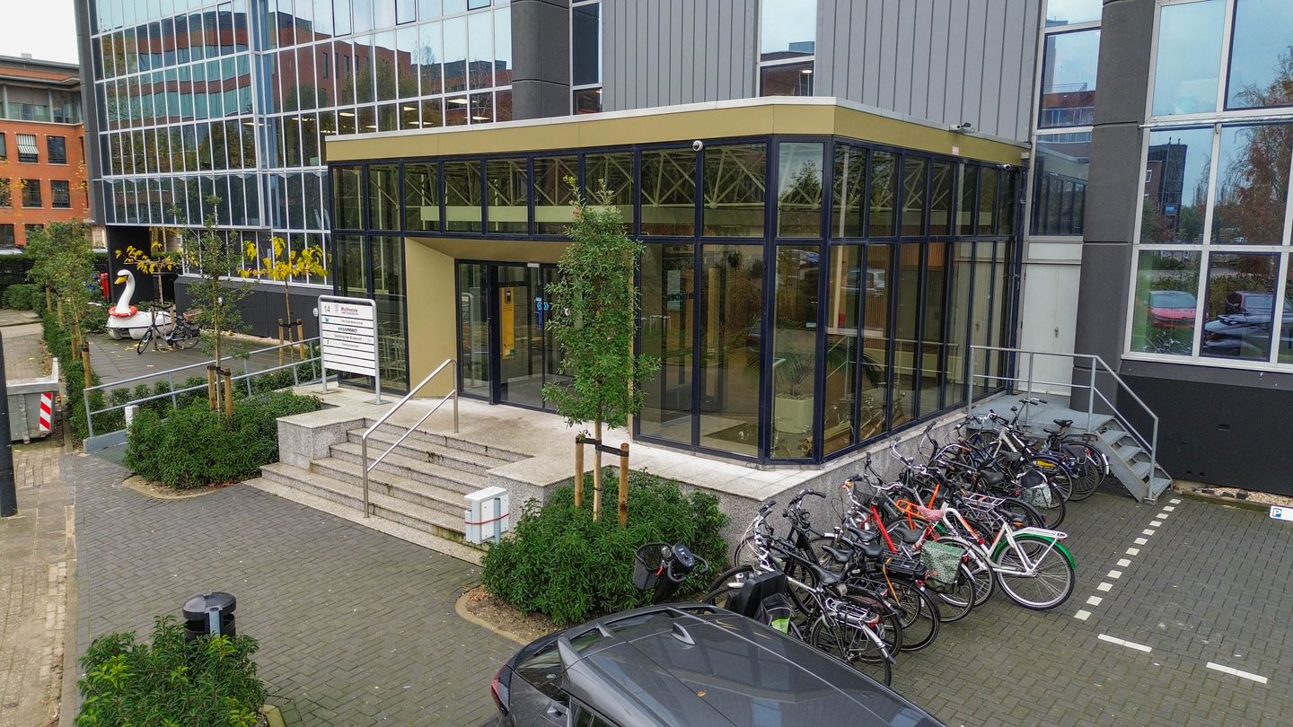 Bekijk foto 2 van Hanzeweg 14