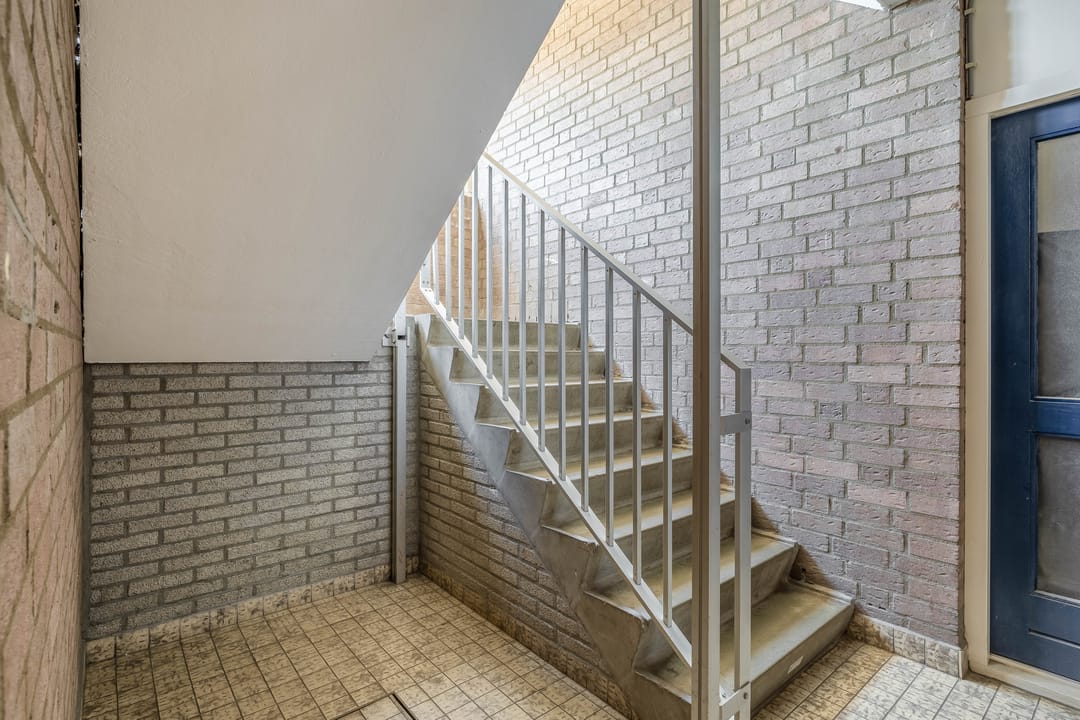 Photo 8 of Ringspoor 128