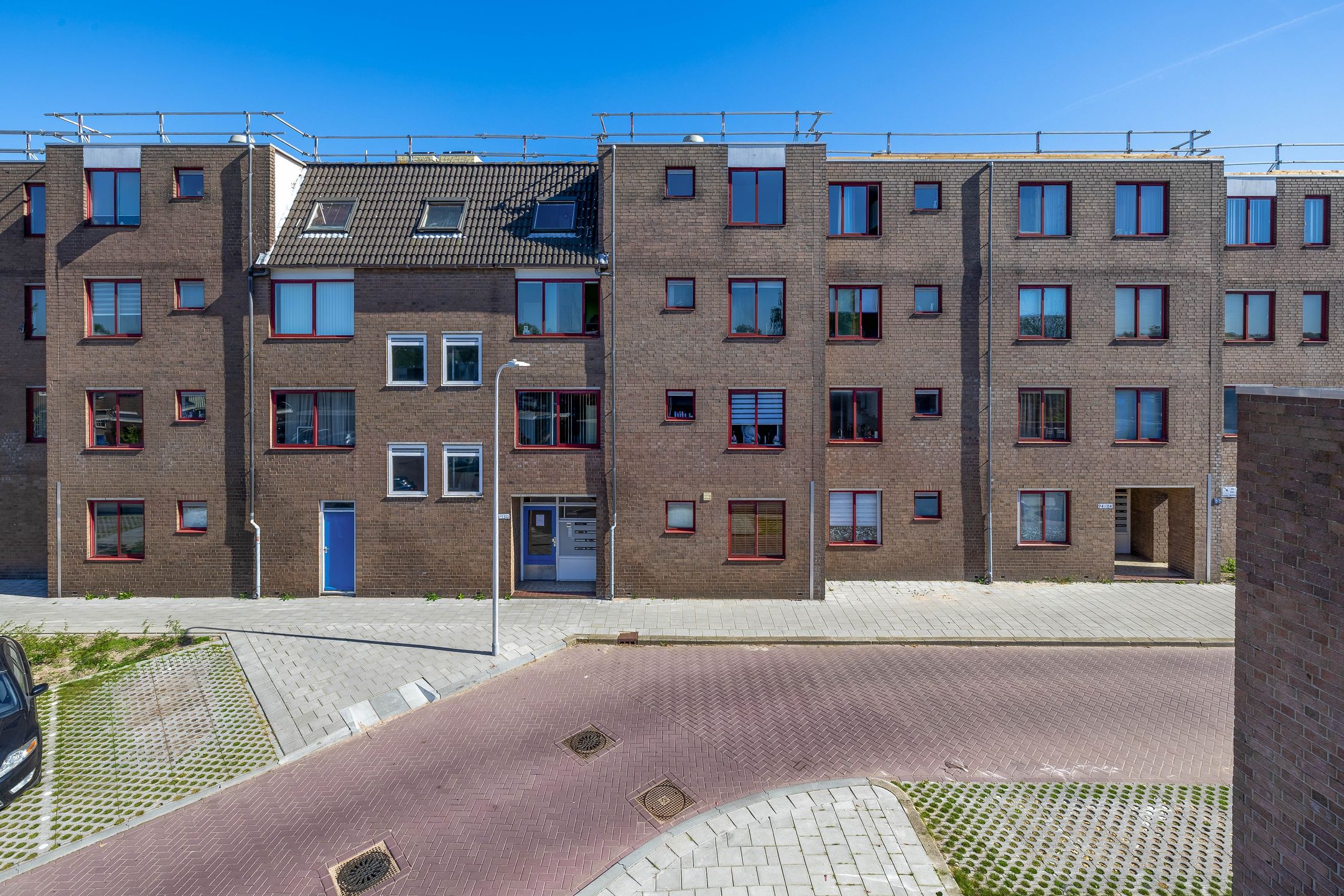 Photo 33 of Ringspoor 128