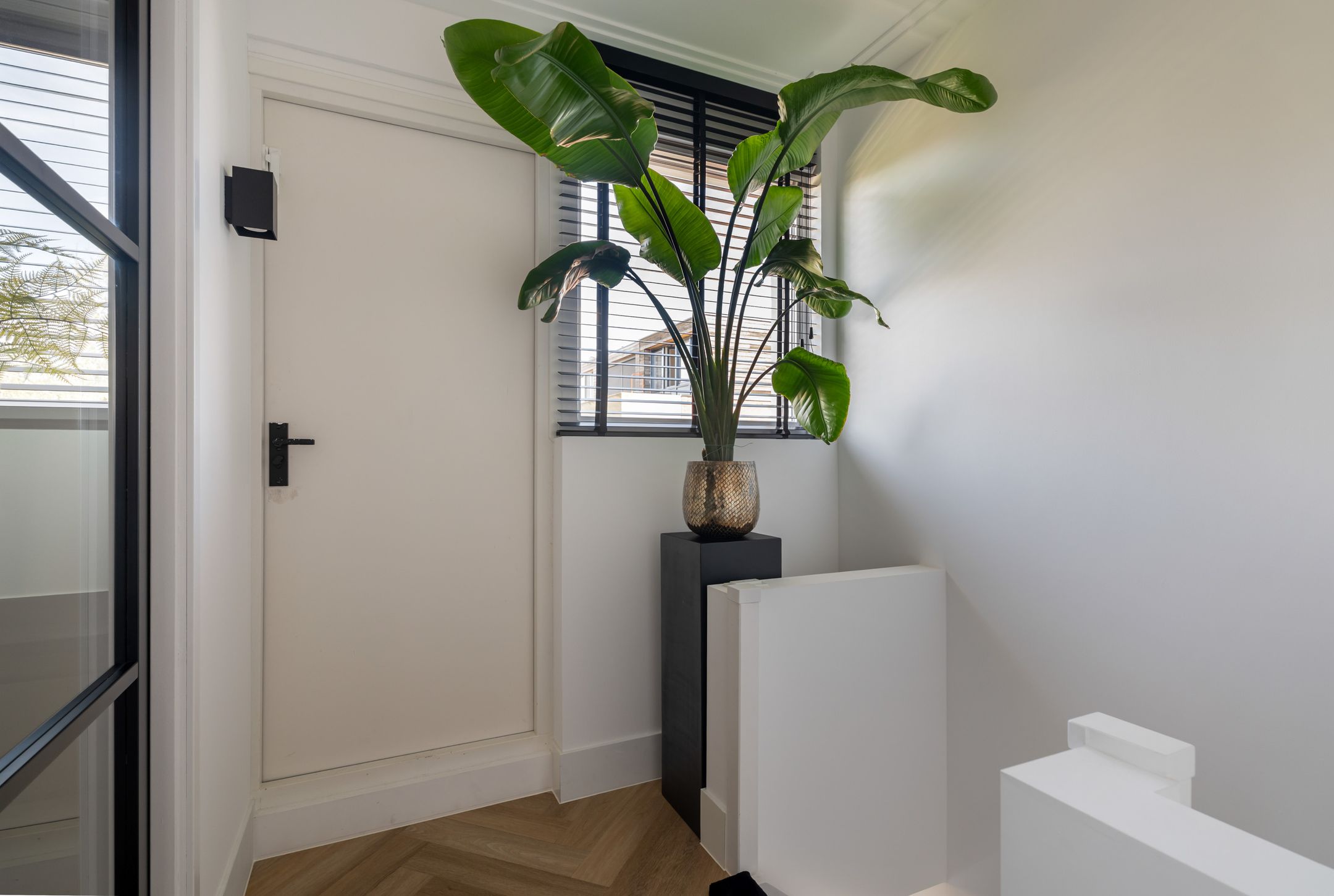 Photo 36 of Hendrik van Lunterenstraat 2