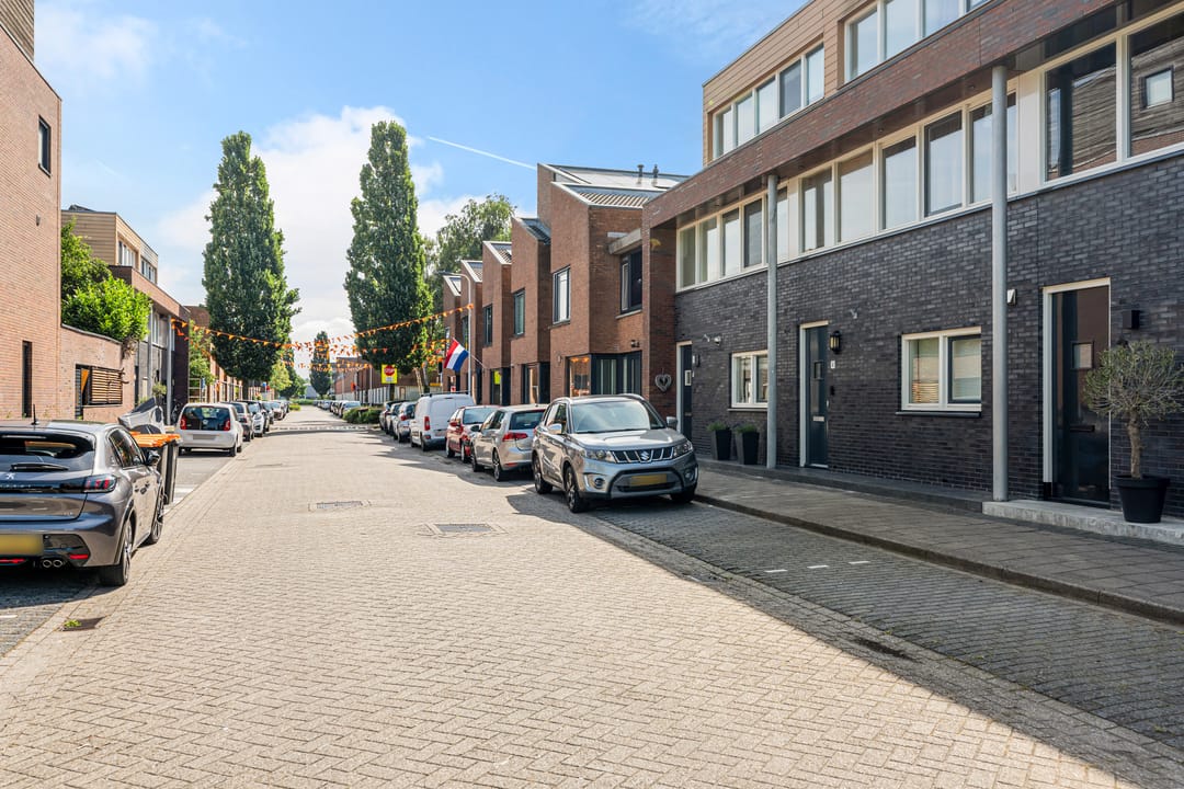 Photo 7 of Hendrik van Lunterenstraat 2