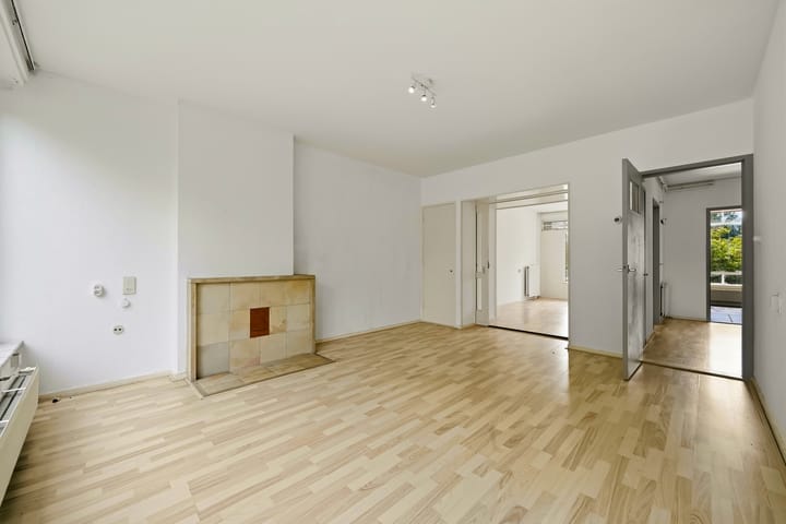 Photo 2 of Parelmoerhorst 184