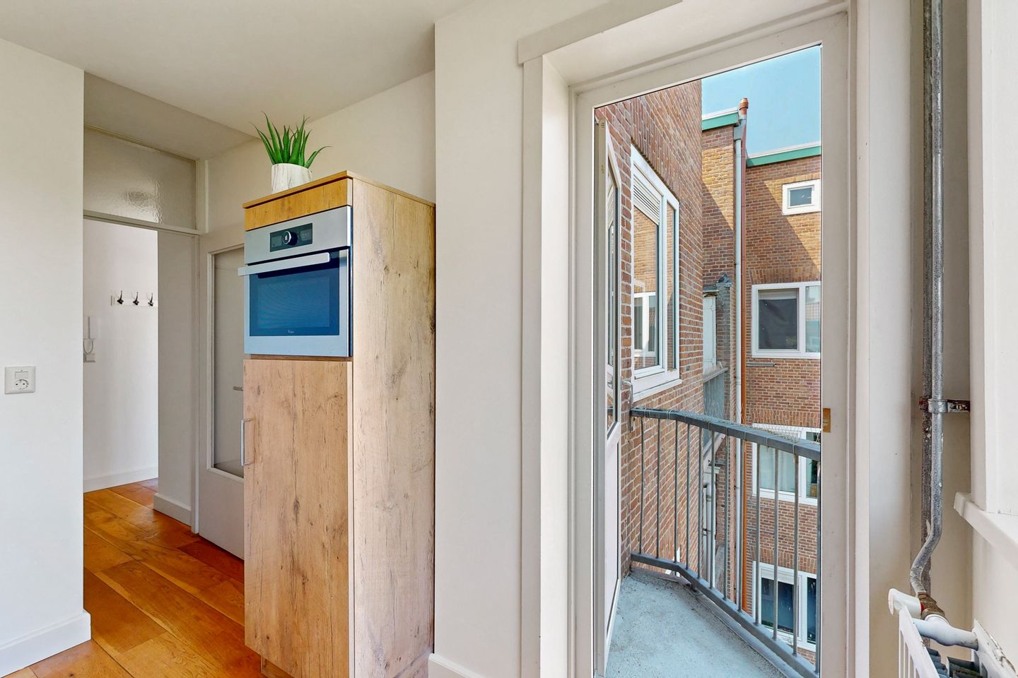 Photo 14 of Turnerstraat 27-D