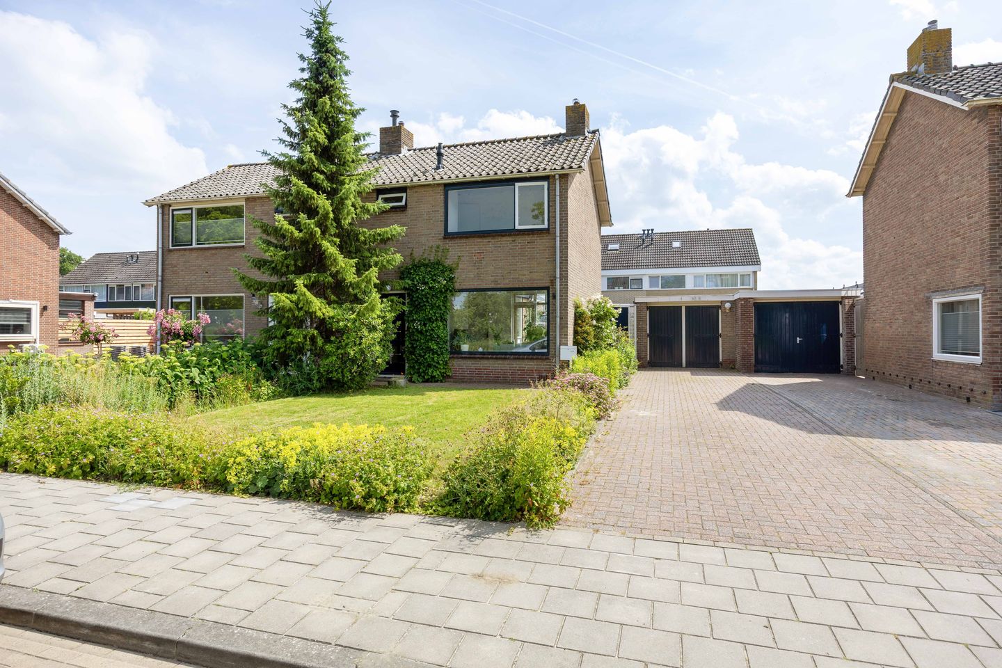 Photo 1 of Farmsumerzijl 15