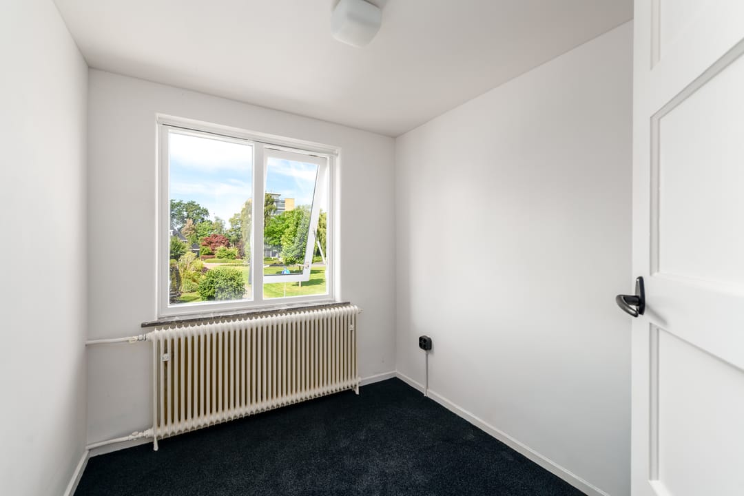 Photo 38 of Leliestraat 48