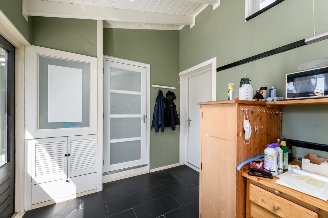Photo 16 of Leliestraat 48