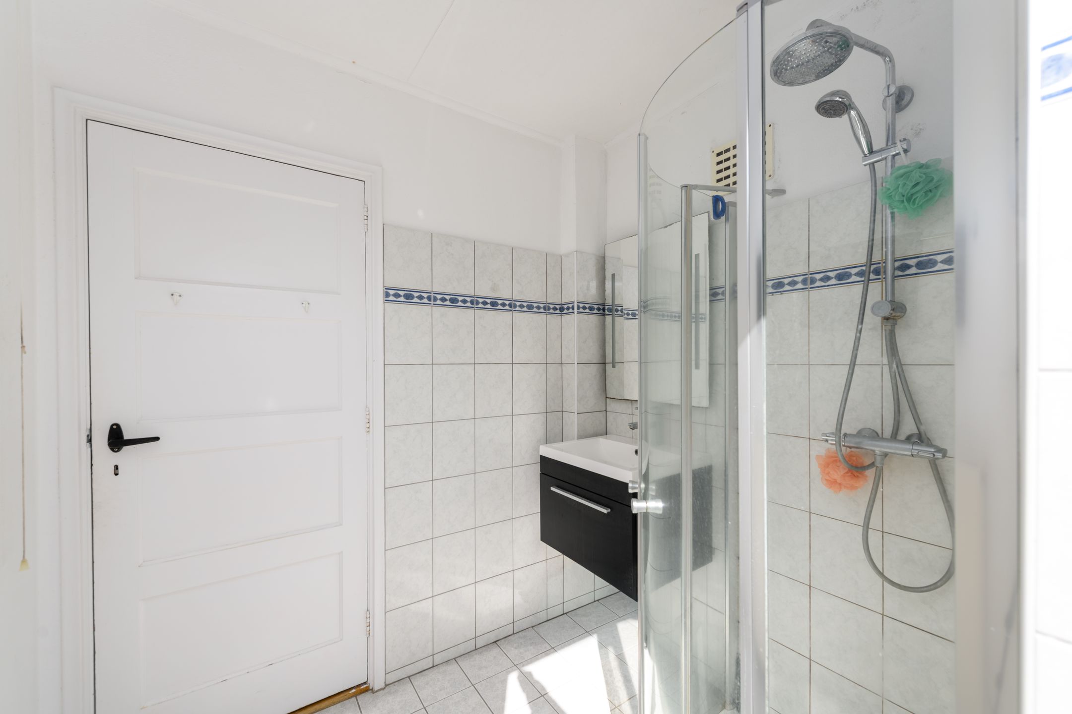 Photo 39 of Leliestraat 48