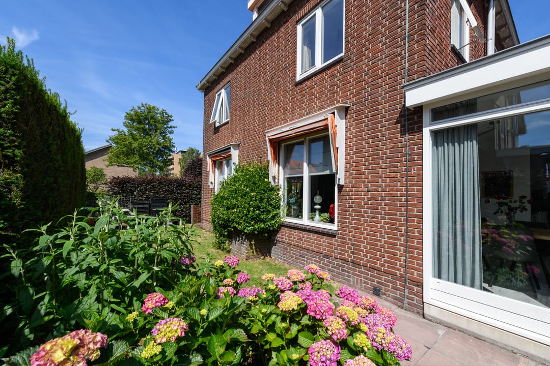 Photo 32 of Leliestraat 48
