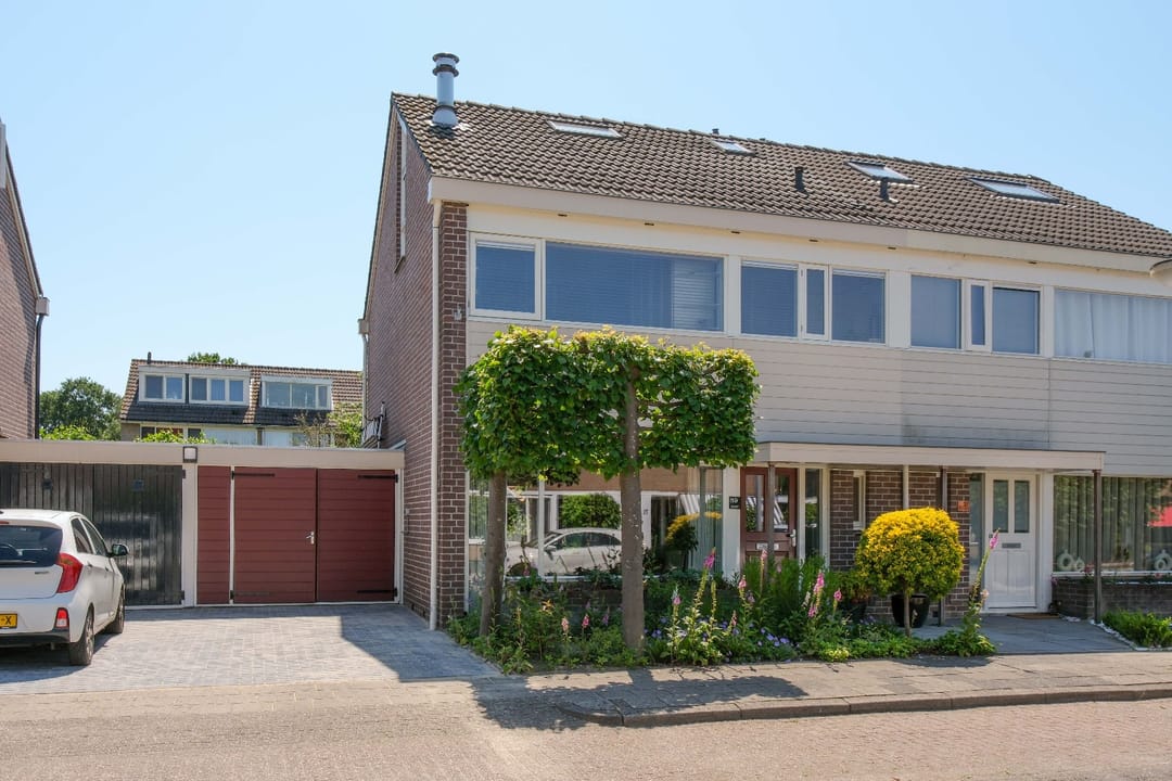 Foto 1 van Borg Ewsum 39