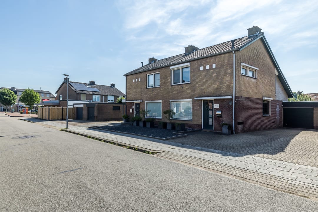 Photo 37 of Irenestraat 3