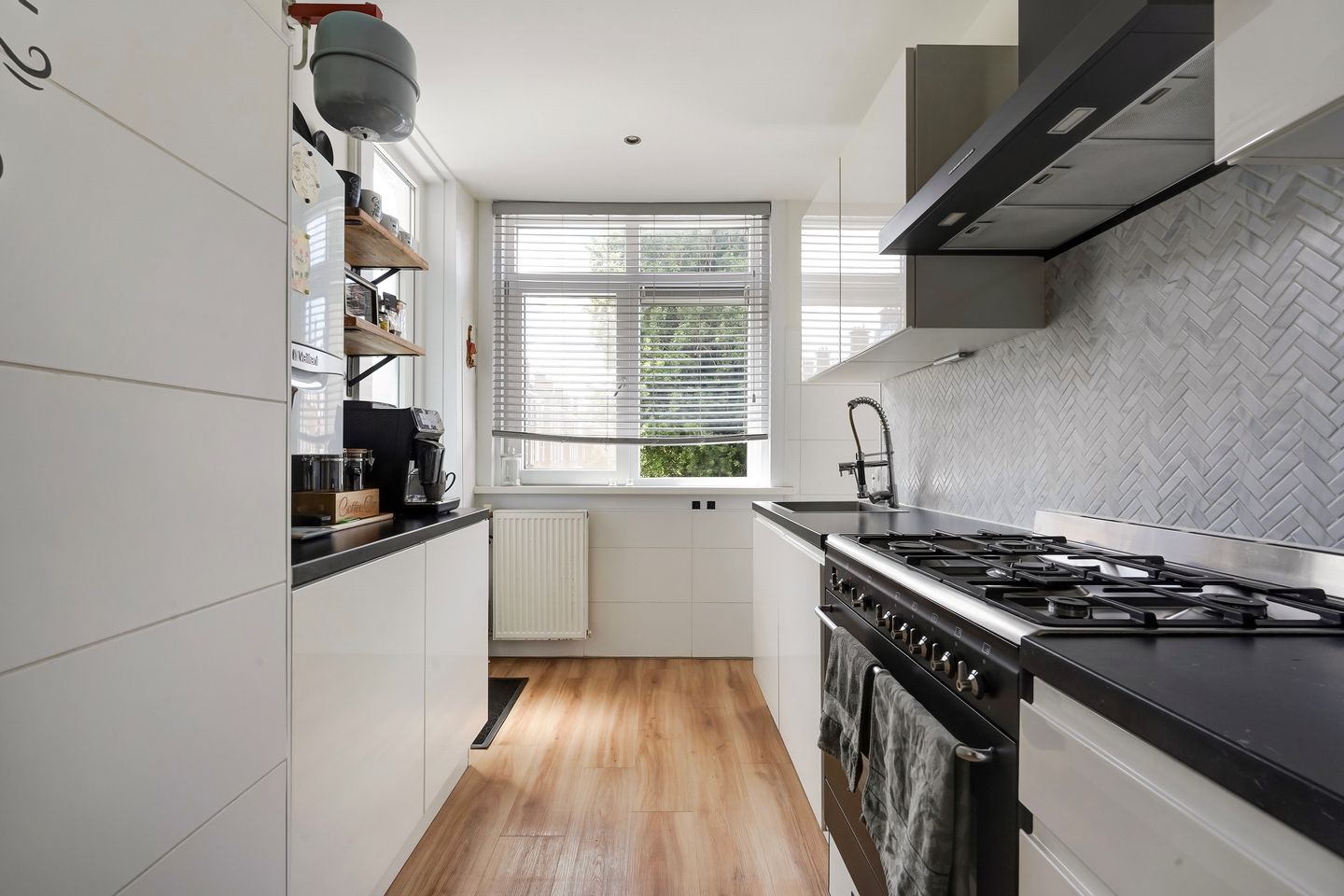 Photo 25 of Brinckerinckstraat 84